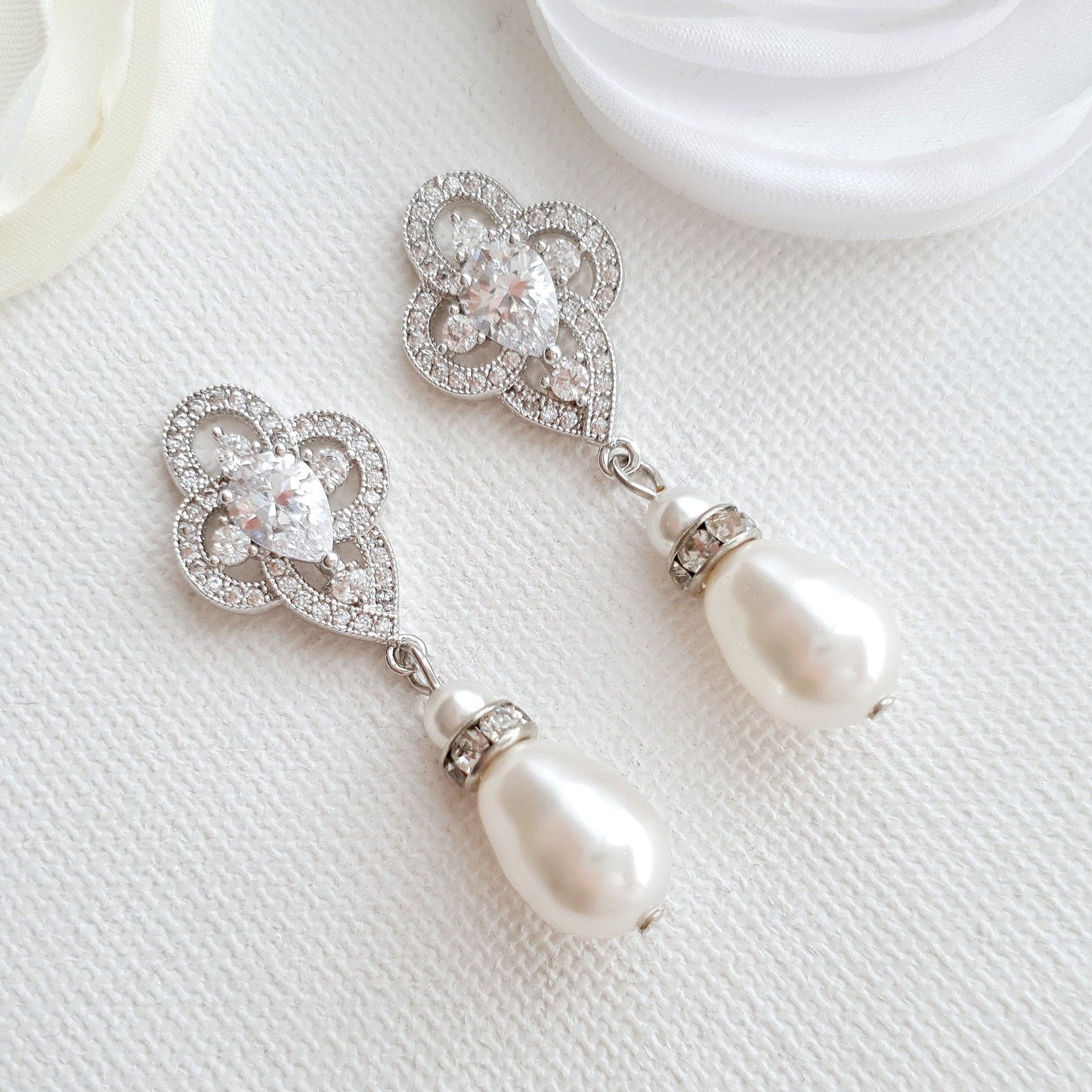 Pendientes colgantes de perlas, pendientes de novia, pendientes de boda de cristal, pendientes de damas de honor, pendientes de perlas CZ, joyería de boda de perlas, Mabel