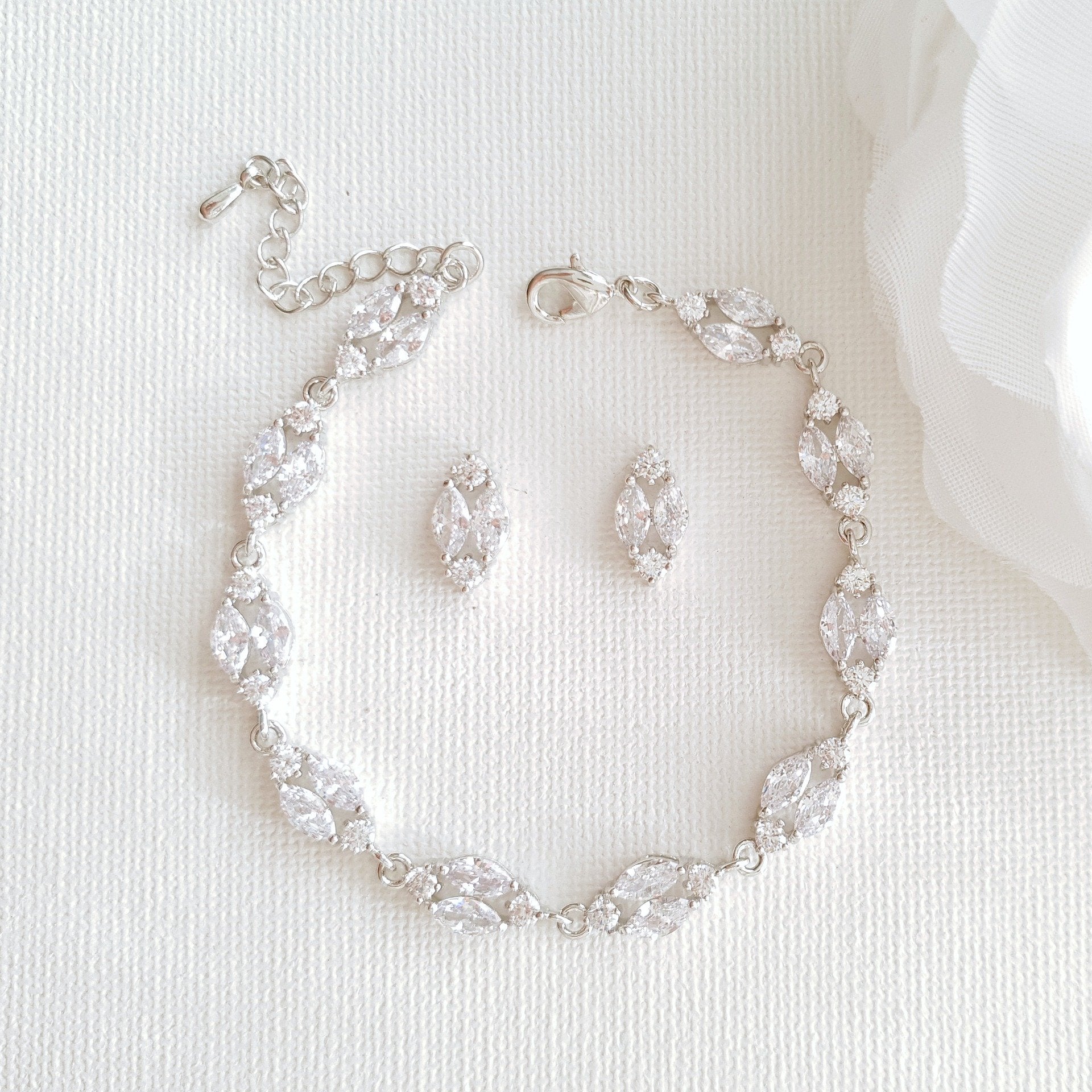 Small Stud Earrings Bracelet Set- Hayley - PoetryDesigns