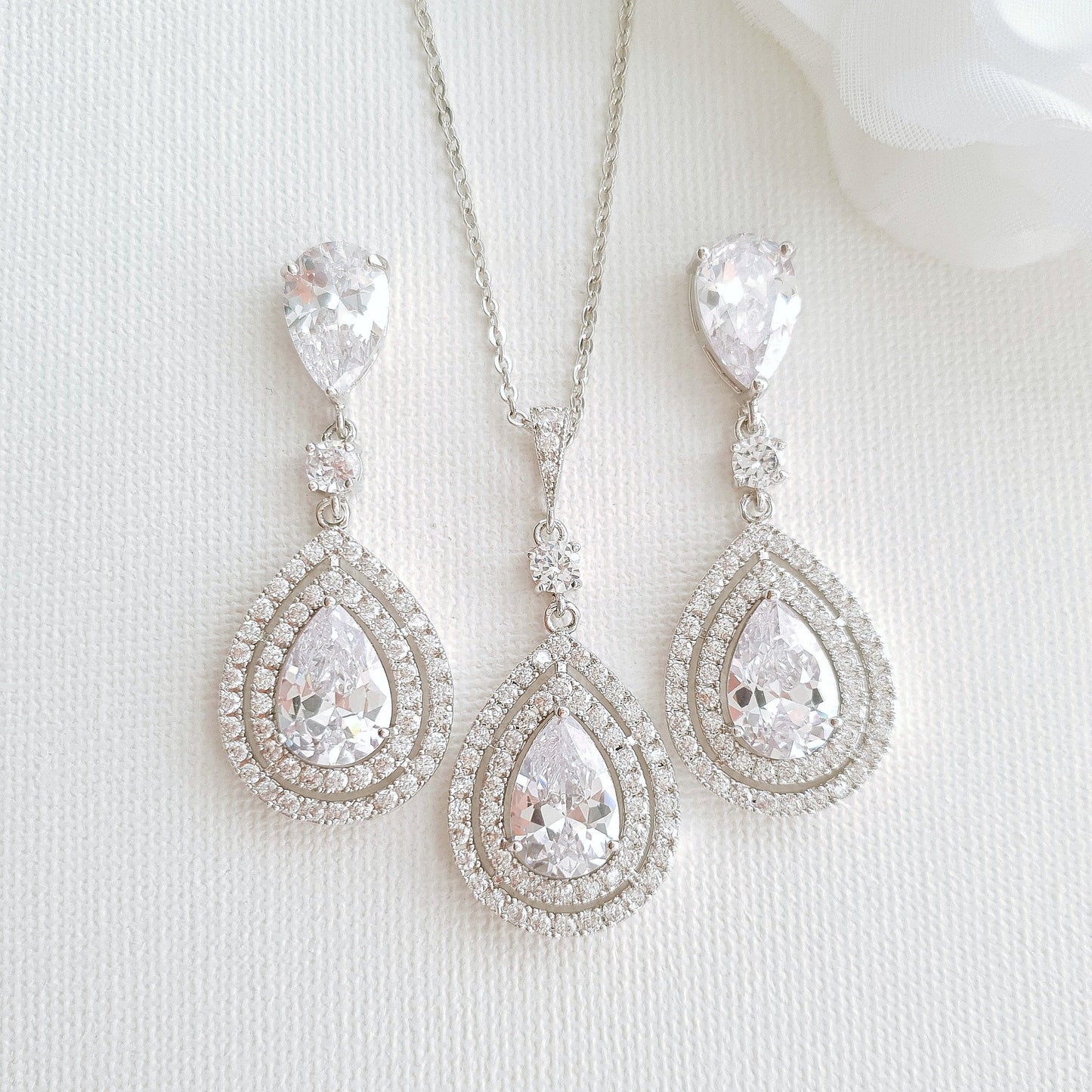 Pendientes colgantes de circonita cúbica en forma de pera para novias- Joni