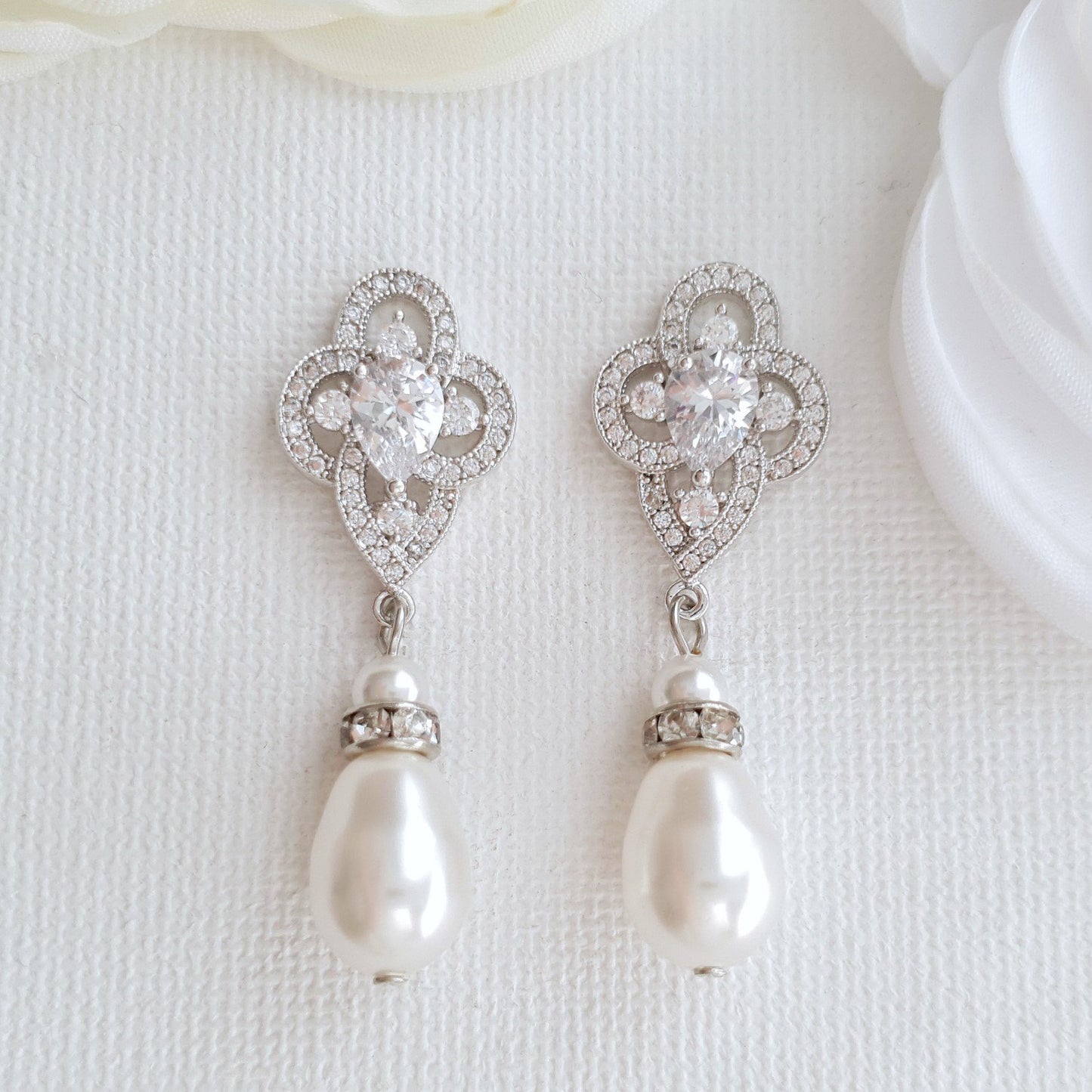 Pendientes colgantes de perlas, pendientes de novia, pendientes de boda de cristal, pendientes de damas de honor, pendientes de perlas CZ, joyería de boda de perlas, Mabel