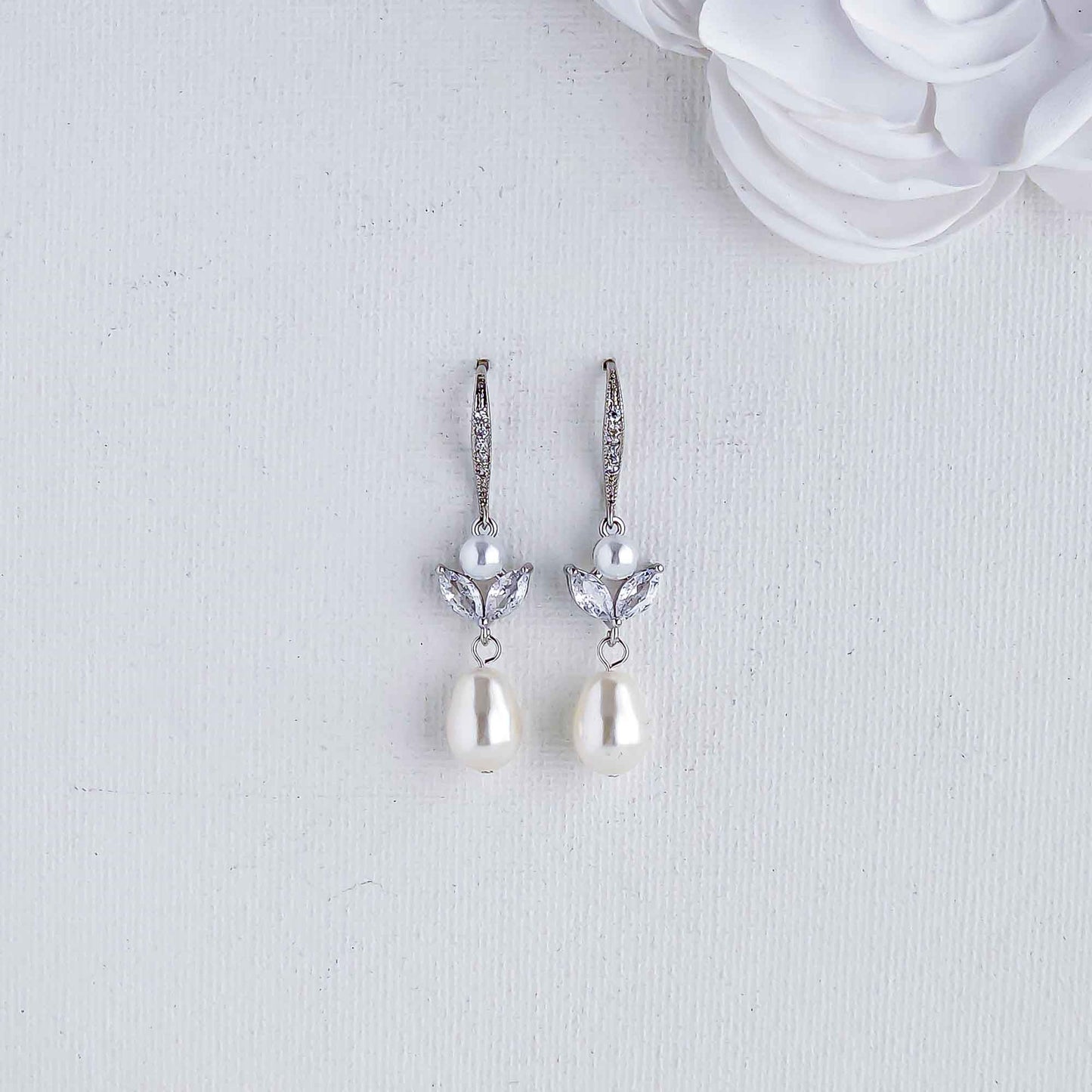 Boucles d'oreilles pendantes pour les mariées-Leila