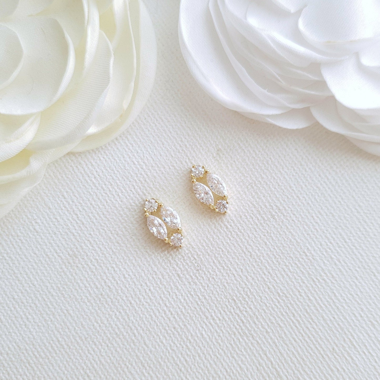 14K GOLD PLATED DIAMOND SHAPED STUD EARRINGS