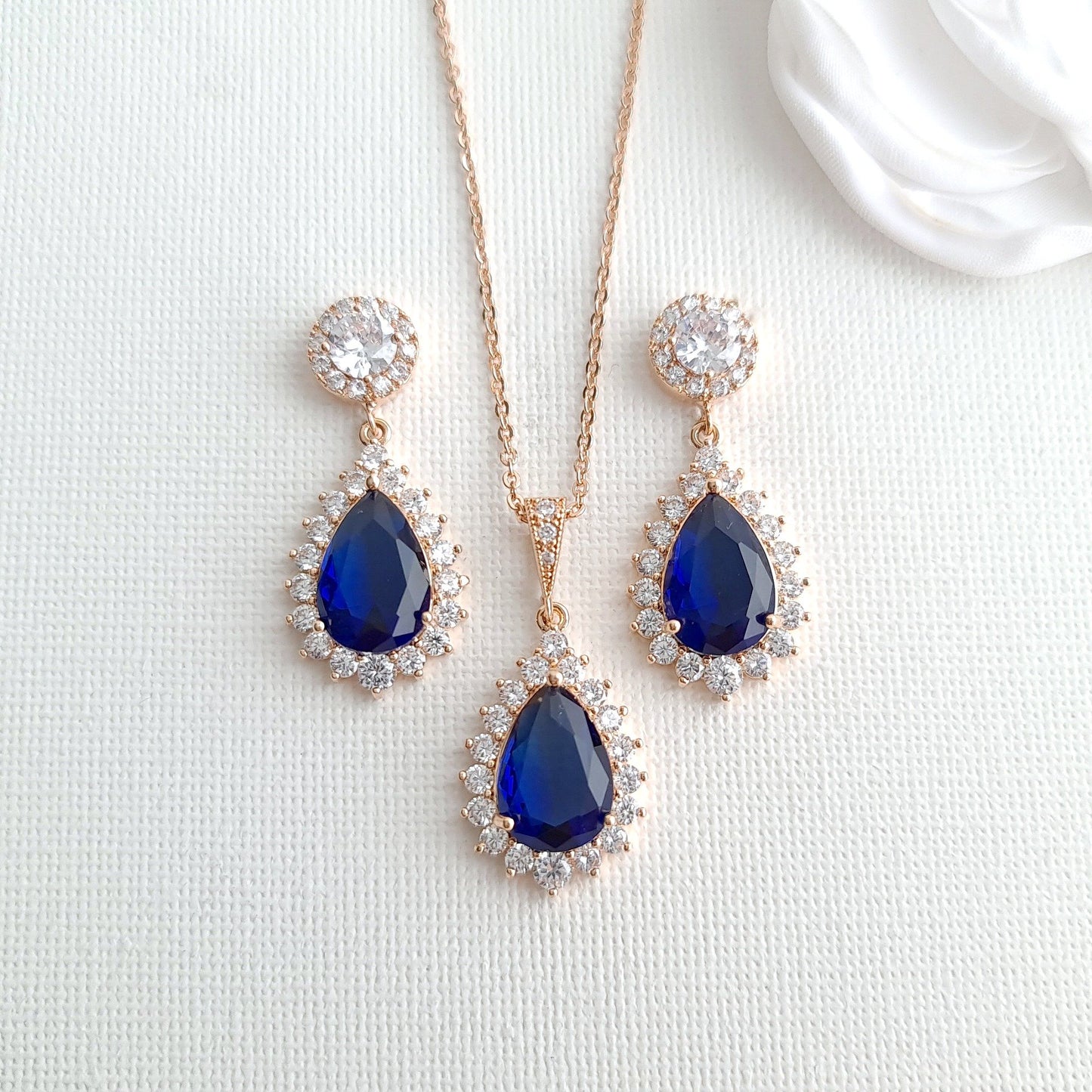 Ensemble de collier et boucles d'oreilles en pierre bleue saphir-Aoi