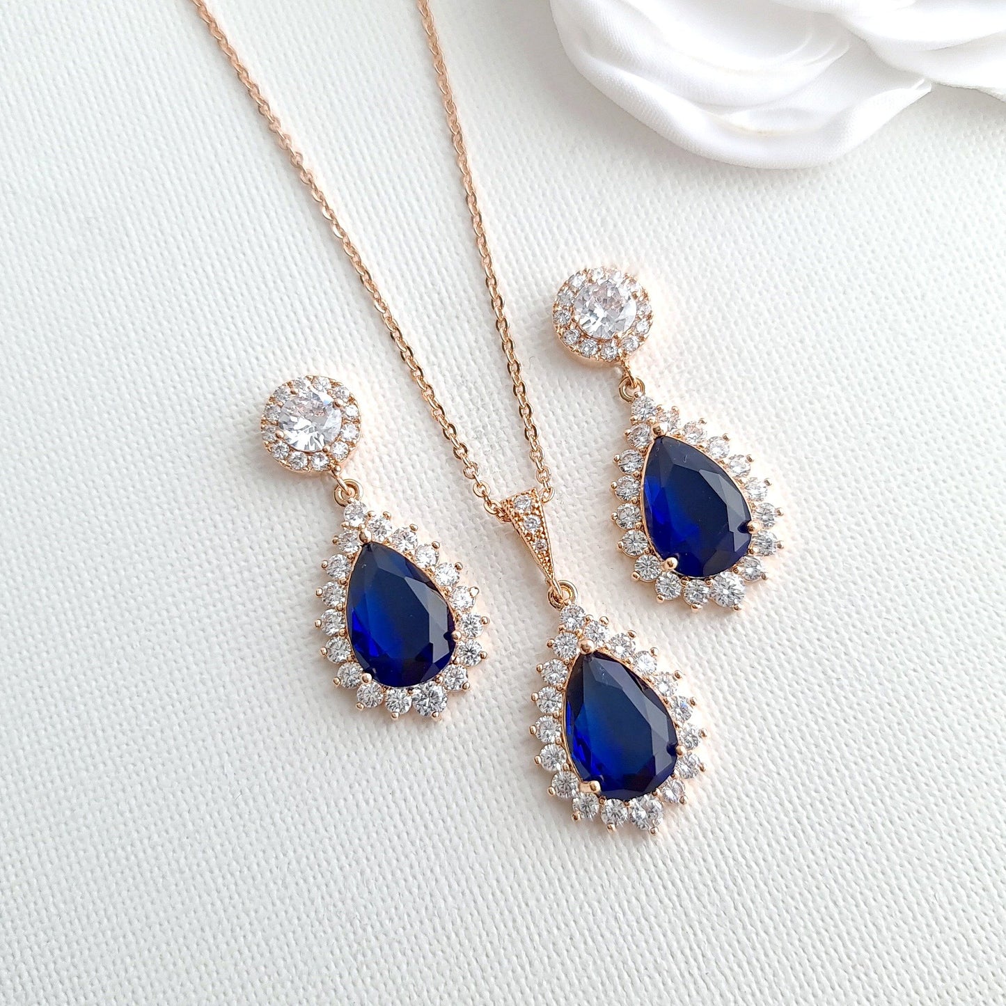 Ensemble de collier et boucles d'oreilles en pierre bleue saphir-Aoi