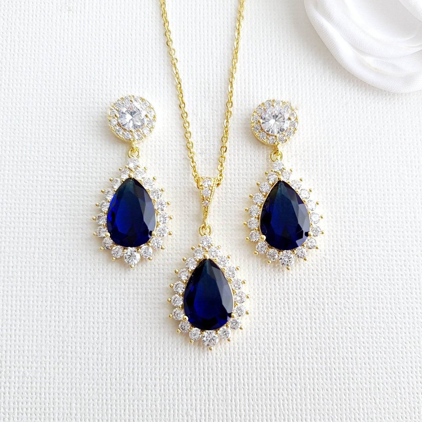 Ensemble de collier et boucles d'oreilles en pierre bleue saphir-Aoi