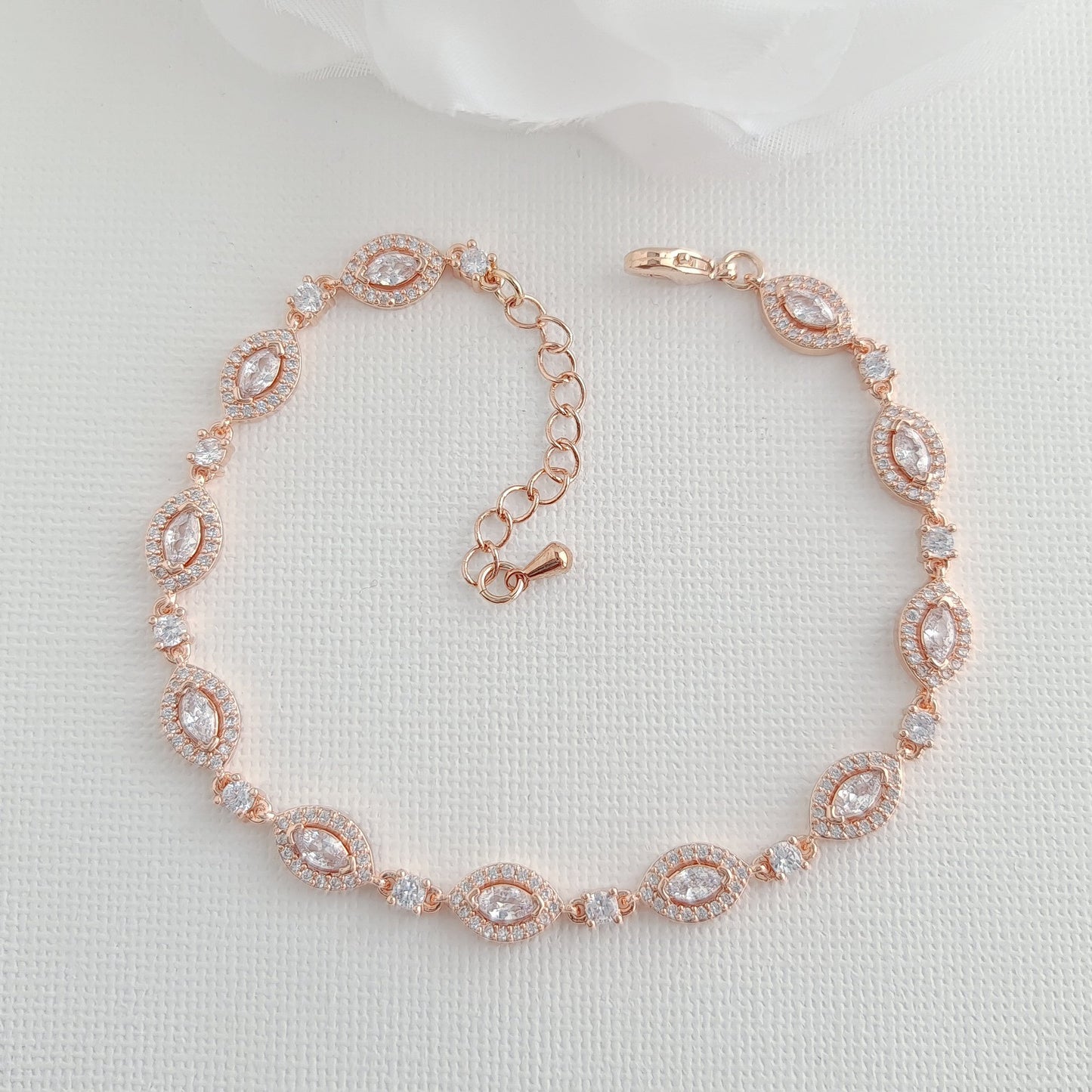 Pulsera de novia con circonitas cúbicas chapadas en oro rosa-Abby