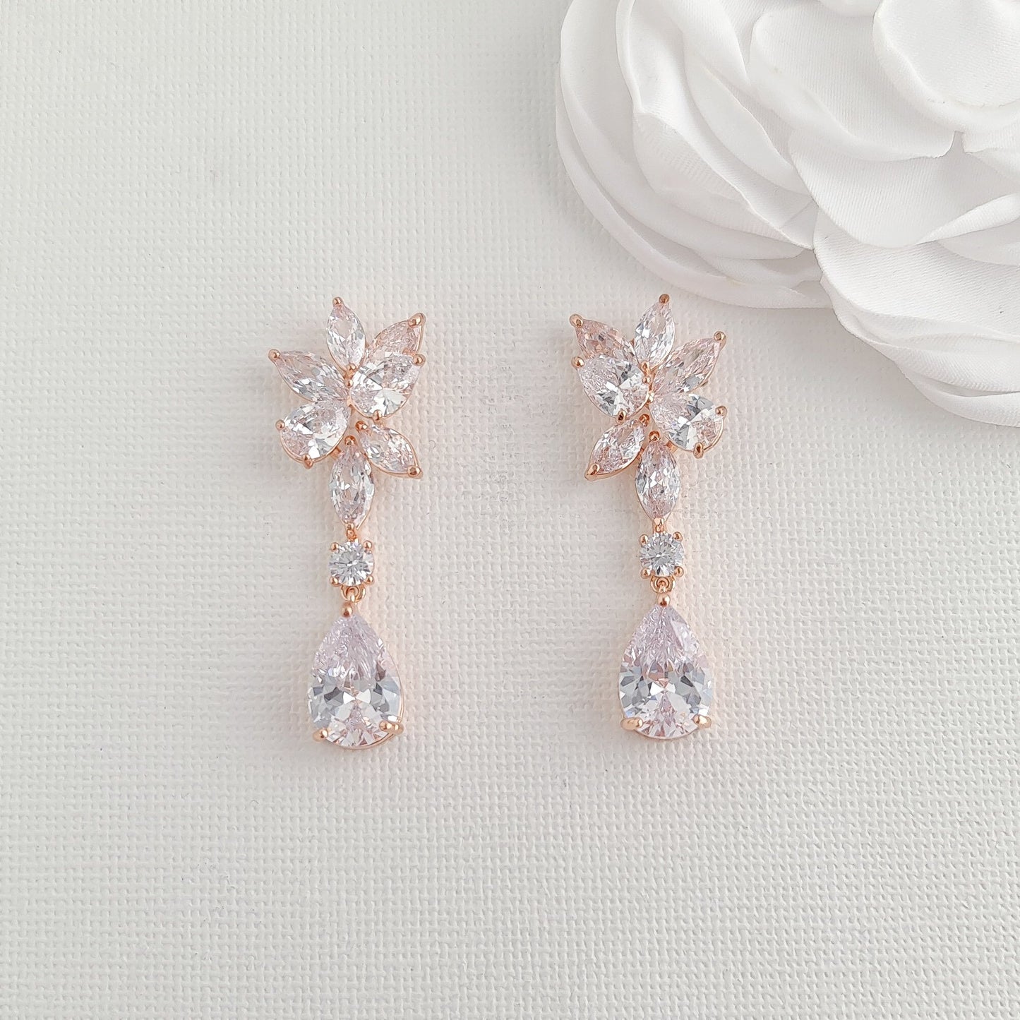 Juego de aretes florales dorados y pulsera de lágrima para bodas-Ivy