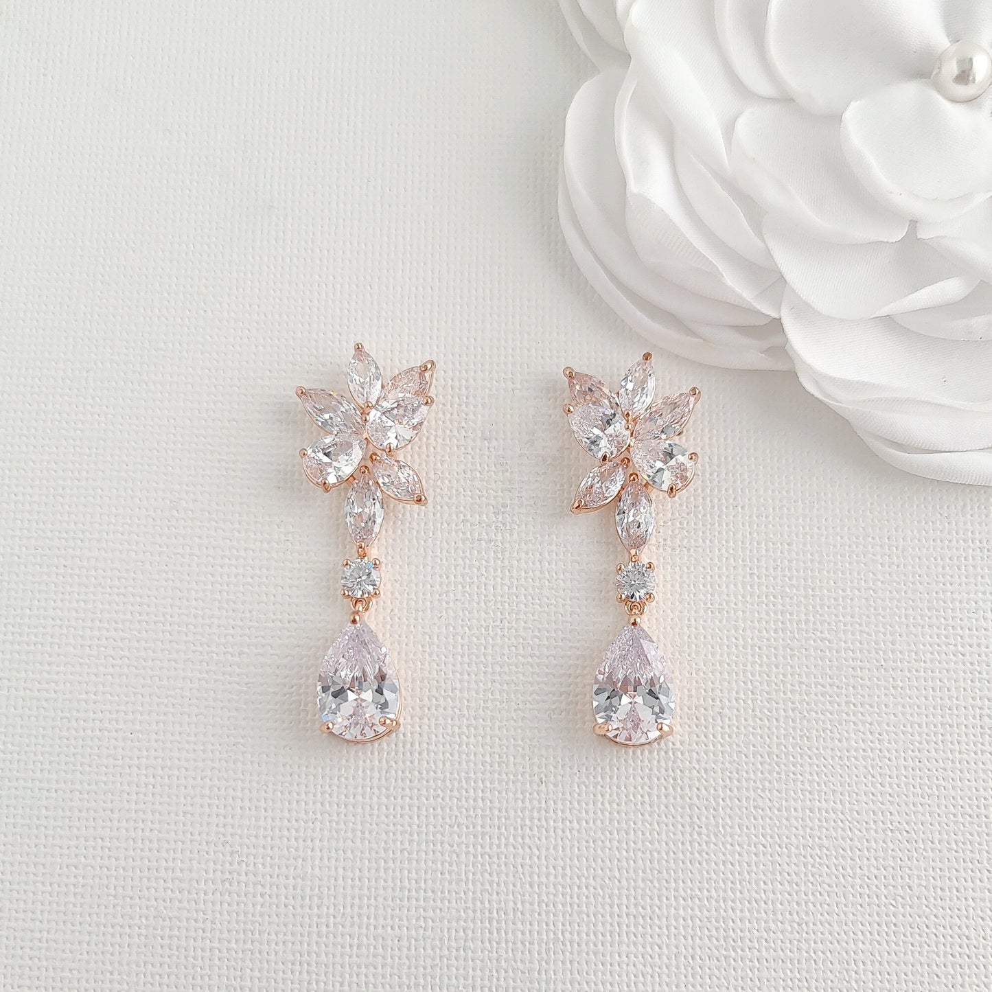 Juego de aretes florales dorados y pulsera de lágrima para bodas-Ivy