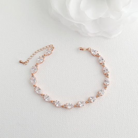 Dainty Teardrop Rose Gold Bracelet para The Bride-Ivy