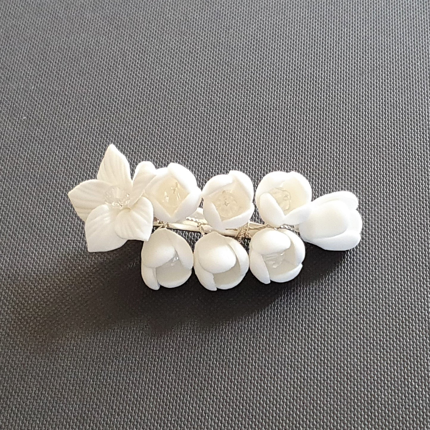 Pinza para el pelo de boda con flores blancas para niñas de flores, color lila