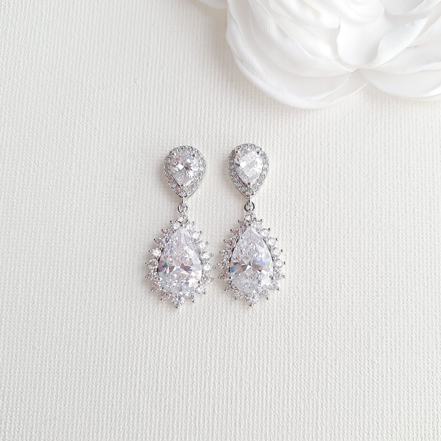 Boucles d'oreilles courtes classiques-Raya