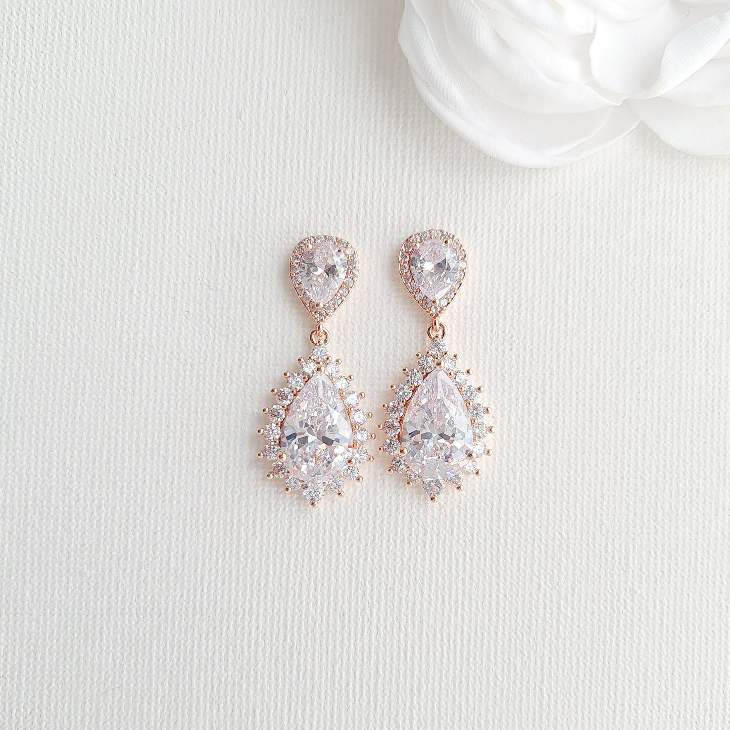 Boucles d'oreilles courtes classiques-Raya