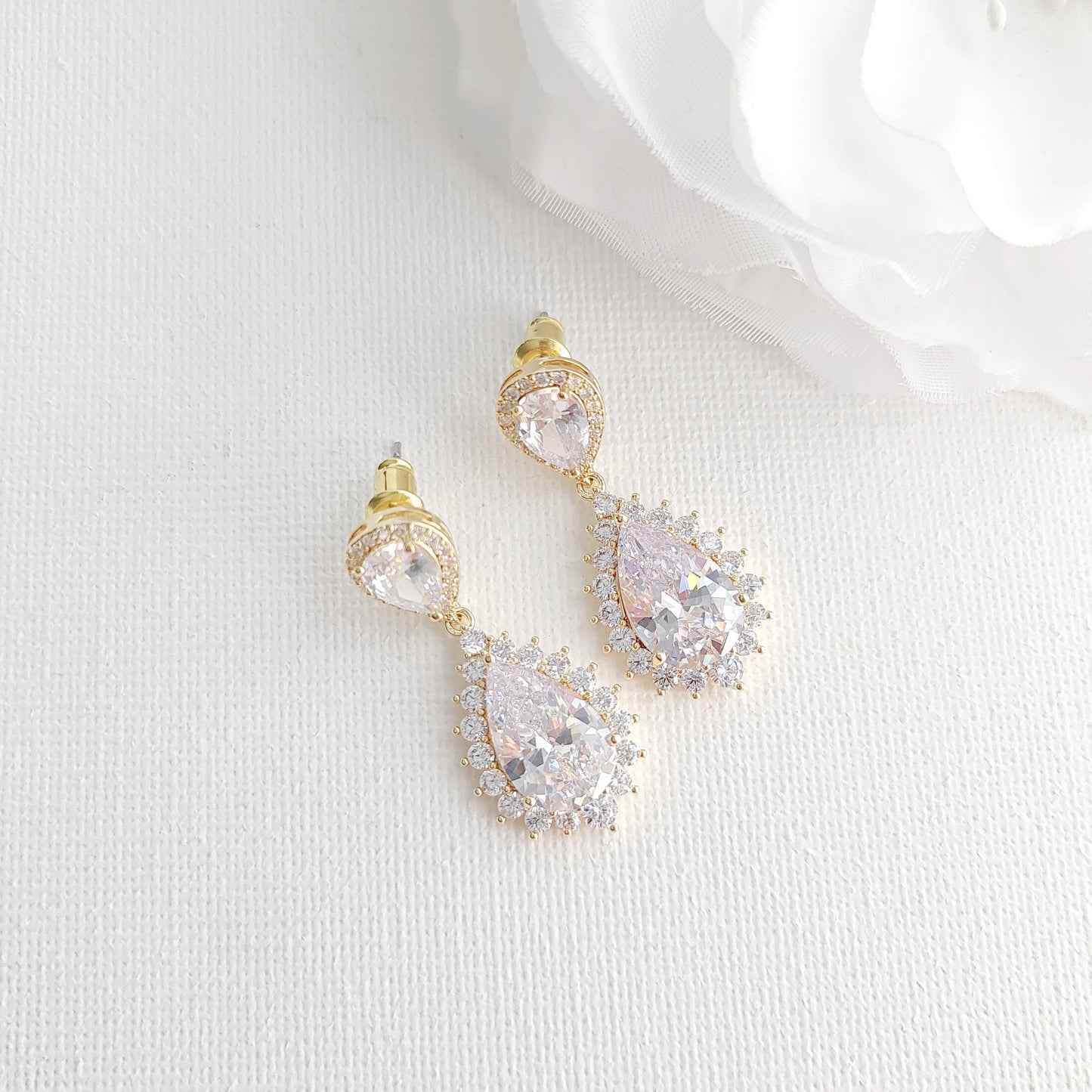 Boucles d'oreilles courtes classiques-Raya