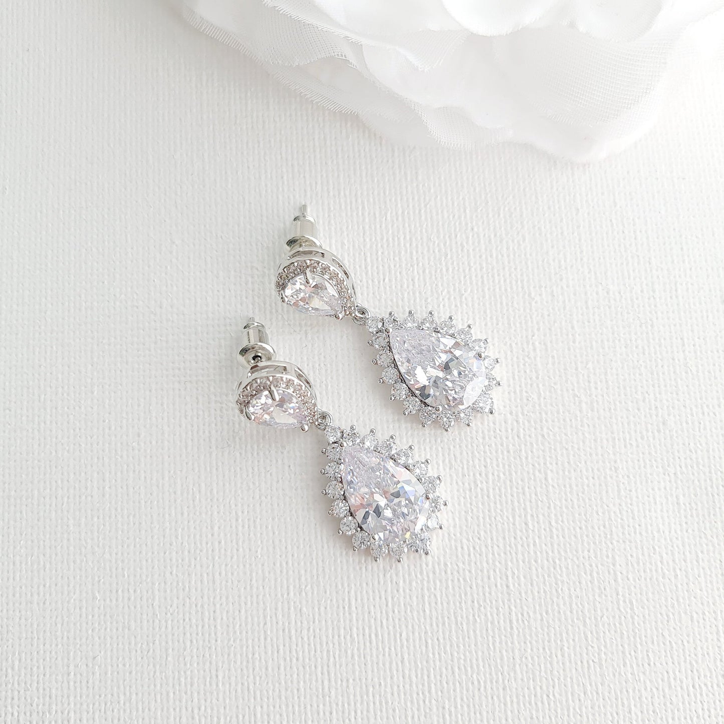 Boucles d'oreilles courtes classiques-Raya