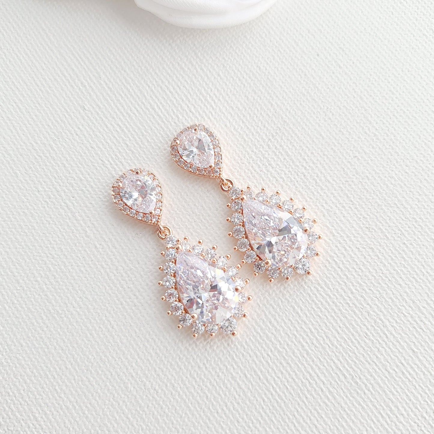 Boucles d'oreilles courtes classiques-Raya