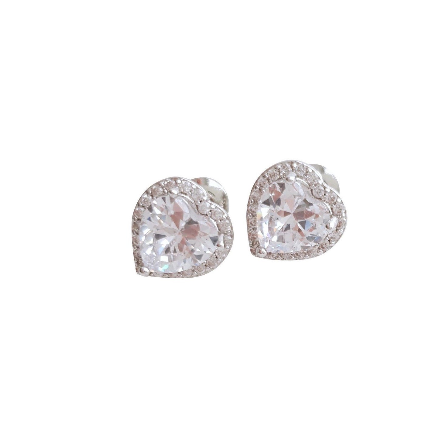 Silver heart earrings made of cubic zirconia for brides