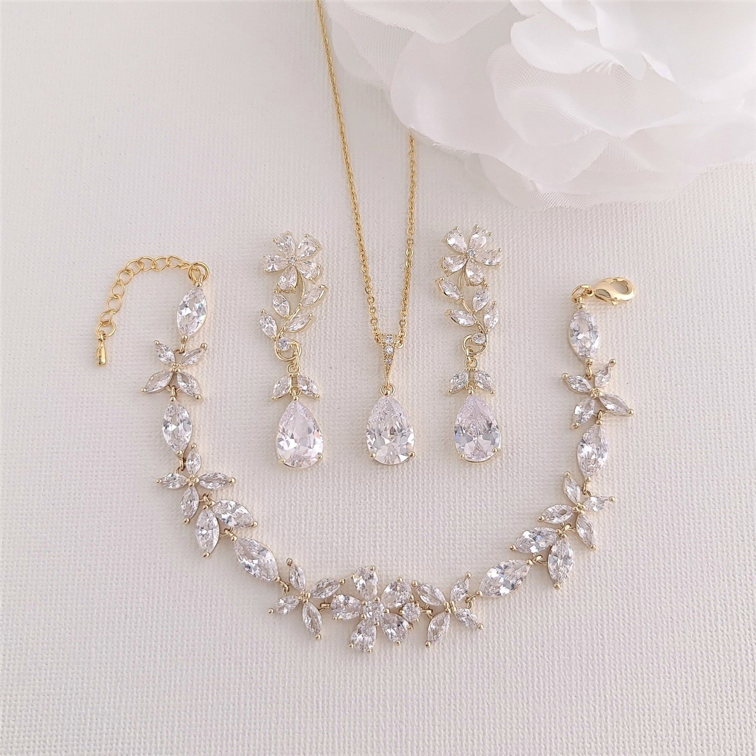 Leaves and Flower Bridal Earrings in Gold -Daisy - PoetryDesigns