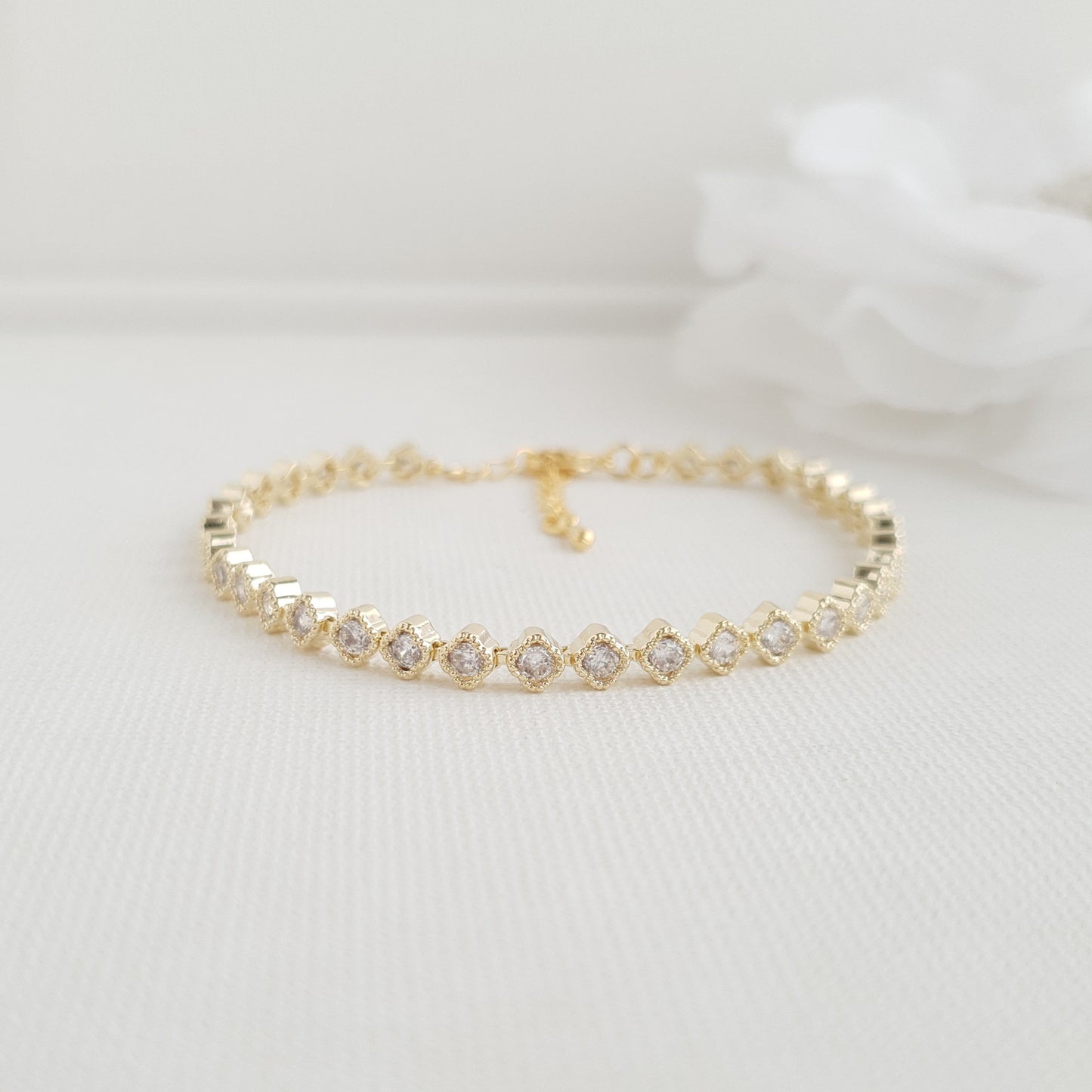 Pulsera de tenis minimalista y delgada con circonita cúbica para novias y bodas - Lisa