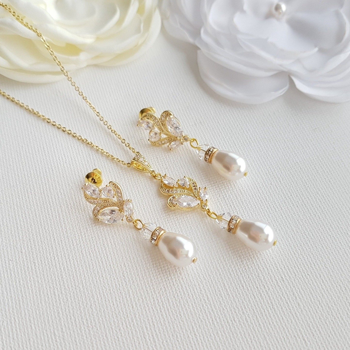 Teardrop Pearl Pendant Set in Silver for Weddings-Wavy