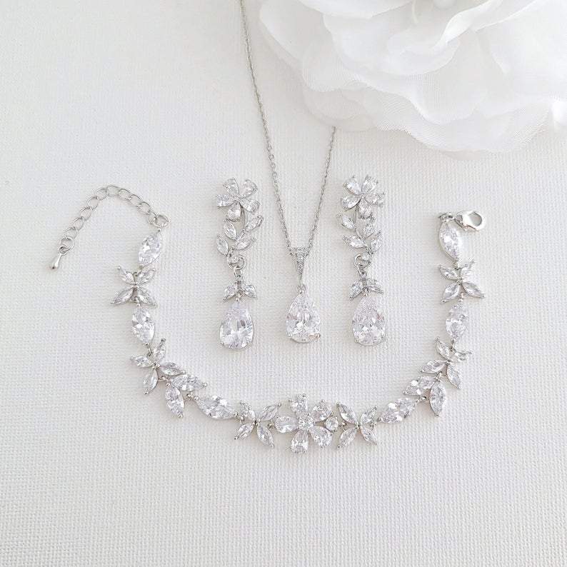Bridal Flower Crystal Earrings- Daisy - PoetryDesigns